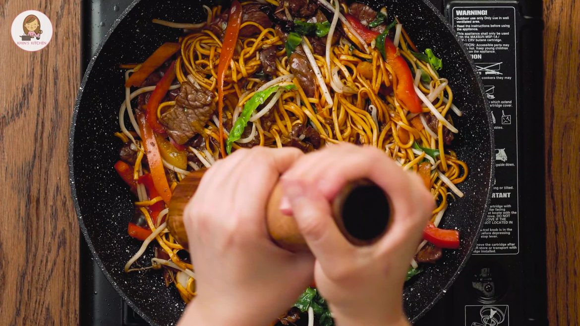 Beef and Noodles Stir Fry - Khin's Kitchen | Chinese Cuisine