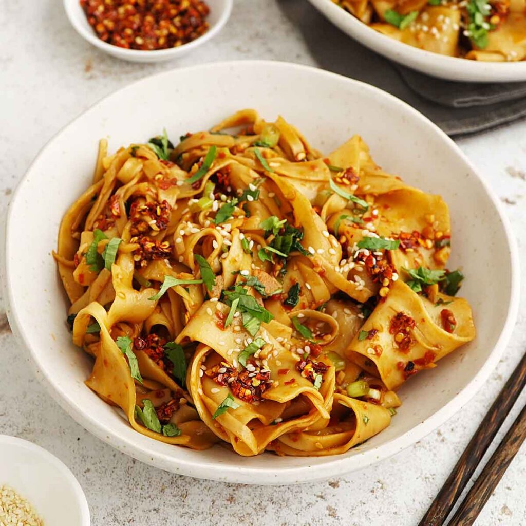 Quick 10Minute Chilli Garlic Noodles Khin's Kitchen