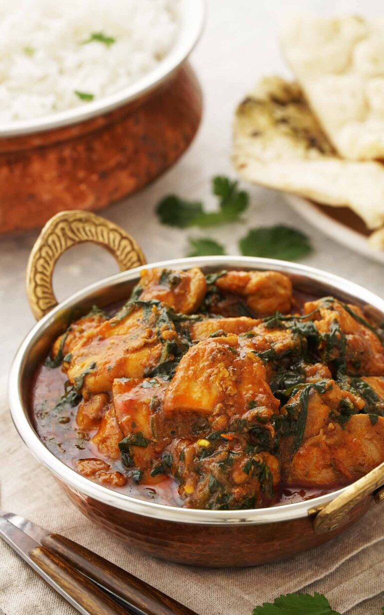 Chicken Saag ( Chicken and Spinach Curry ) - Khin's Kitchen